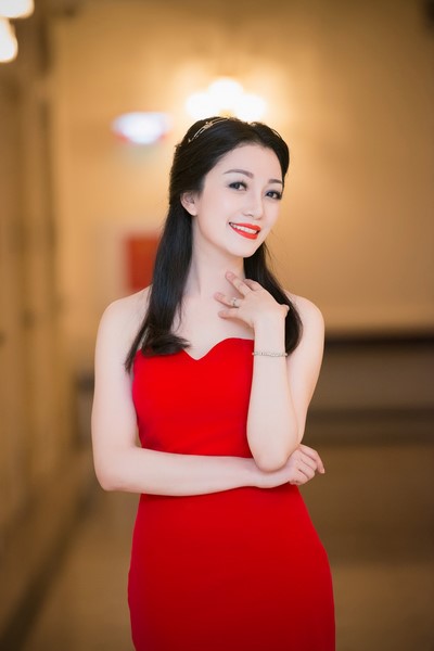 Phạm Thu Hà có một vẻ đẹp của một tiểu thu đài các