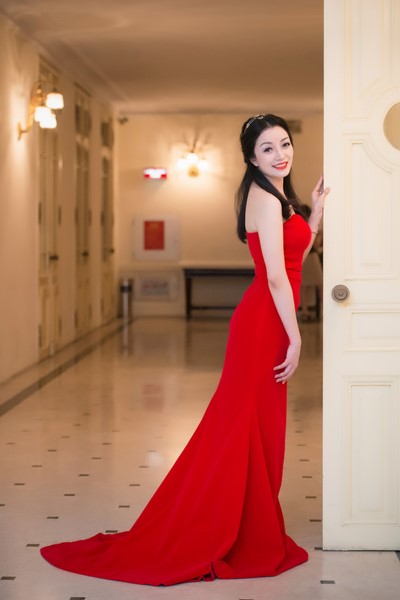 Giọng ca Phạm Thu Hà ngày cảng trưởng thành về giọng hát và sắc đẹp