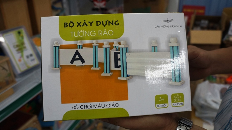 Đồ chơi th&acirc;n thiện cho trẻ nhỏ