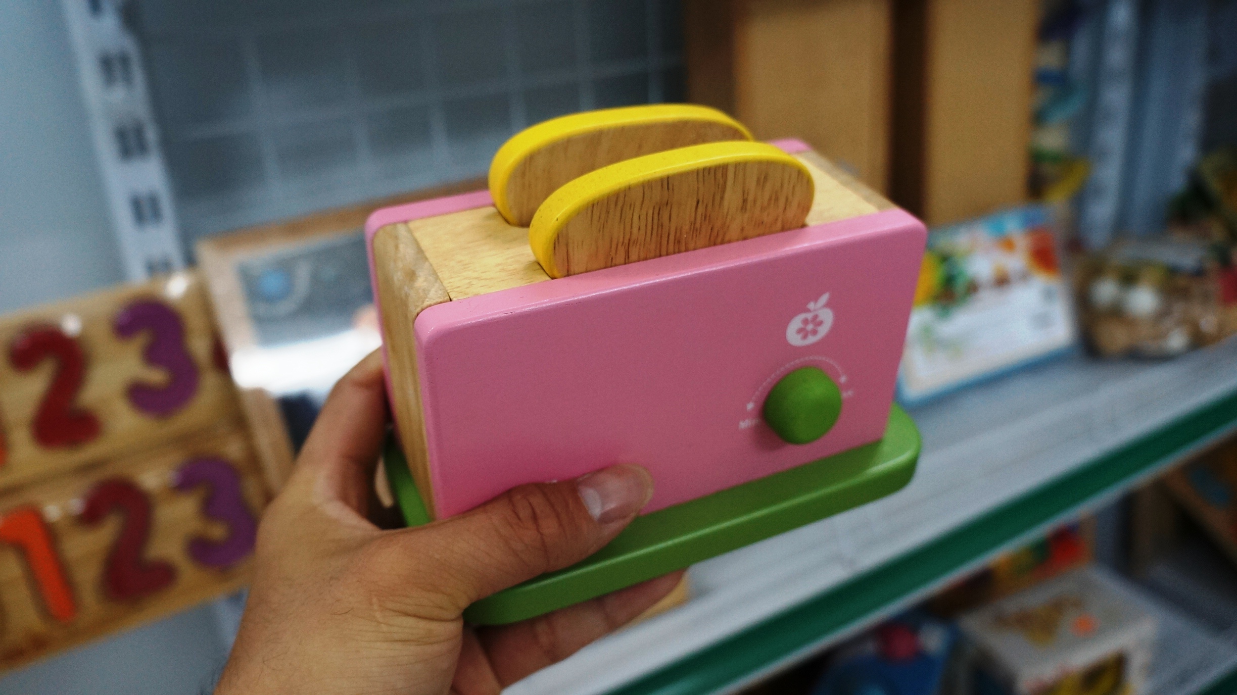 Đồ chơi th&acirc;n thiện cho trẻ nhỏ
