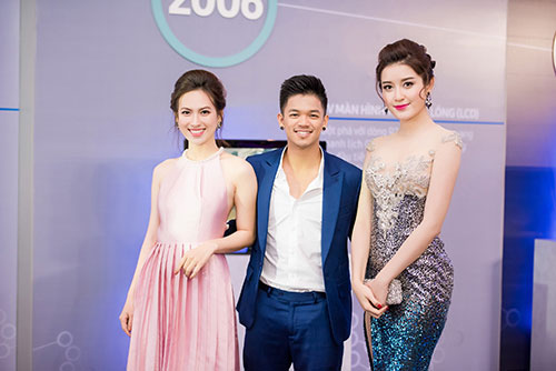 Ngoài ra là nam ca sĩ Trọng Hiếu Idol