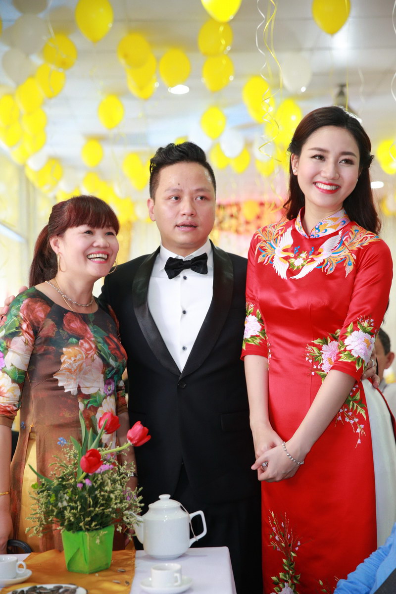 &Aacute; hậu Tr&agrave; My được bạn trai đến hỏi cưới với si&ecirc;u xe 'khủng'