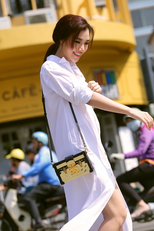 Trắng – đen luôn là hai tông màu mang đến vẻ cổ điển và sang trọng cho người mặc