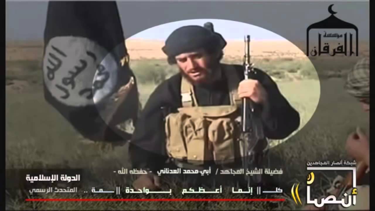 Người đại diện cho ISIS Abu Muhammad al-Adnani đang k&ecirc;u gọi người Hồi gi&aacute;o khắp nơi giết nguwofi kh&ocirc;ng theo đạo.