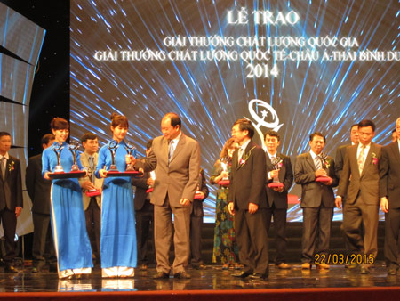 Ajinomoto nhận Giải thưởng Chất lượng Quốc gia 2014