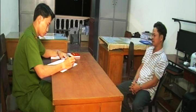 B&ugrave;i Văn Thiện tại cơ quan c&ocirc;ng an