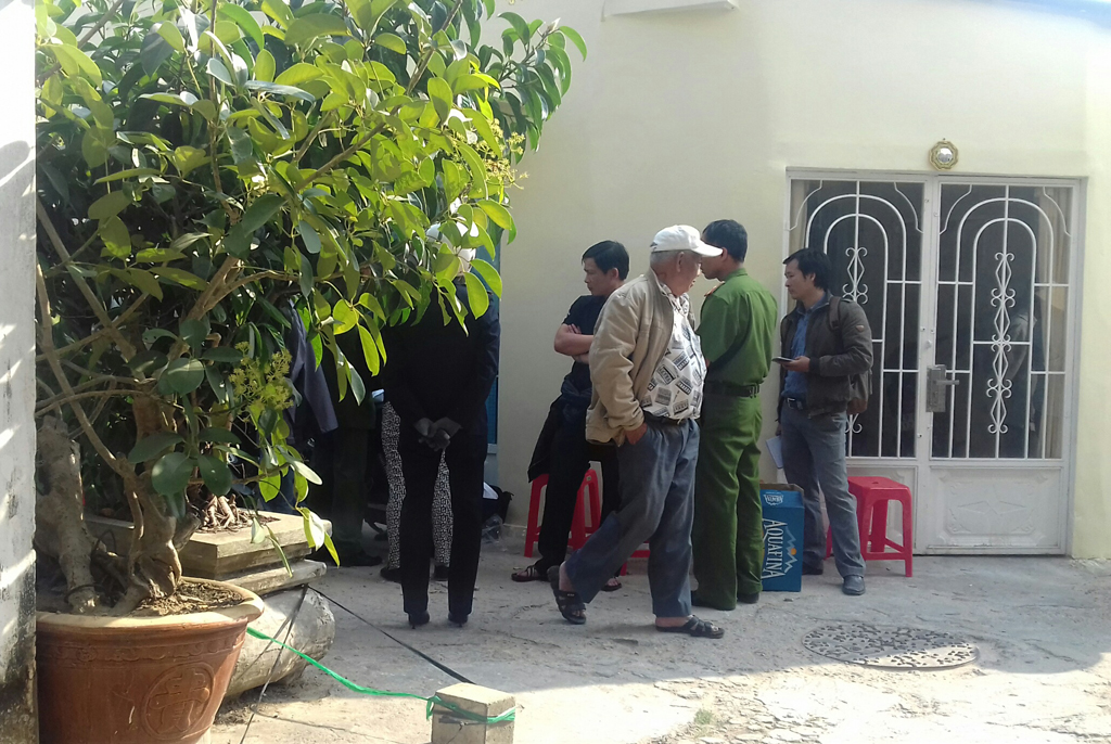 Cơ quan điều tra đang x&eacute;t nghiệm hiện trường vụ &aacute;n mạng kinh ho&agrave;ng