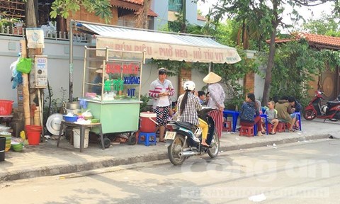 Khu vực nơi xảy ra vụ án mạng giết người mà hung khí là chiếc thìa cà phê