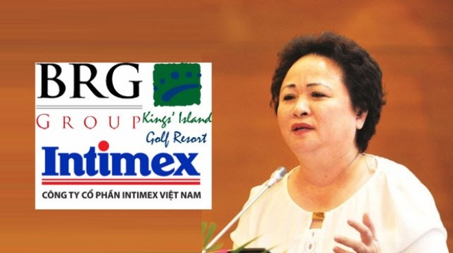 Năm 2009, trong đại hội cổ đông đầu tiên của Công ty Cổ phần Intimex, bà Nguyễn Thị Nga bất ngờ xuất hiện với tư cách là đại diện nhóm cổ đông lớn sở hữu 46,05% vốn điều lệ của công ty này. Trong kỳ đại hội đầu tiên sau 30 năm hoạt động của Intimex, bà đã nắm giữ chức vụ Chủ tịch một công ty có bề dày với nhiều đất động sản mà đáng chú ý nhất là mảnh đất trên đường Lê Thái Tổ nhìn ra Hồ Gươm. Năm 2009, trong đại hội cổ đông đầu tiên của Công ty Cổ phần Intimex, bà Nguyễn Thị Nga bất ngờ xuất hiện với tư cách là đại diện nhóm cổ đông lớn sở hữu 46,05% vốn điều lệ của công ty này. Trong kỳ đại hội đầu tiên sau 30 năm hoạt động của Intimex, bà đã nắm giữ chức vụ Chủ tịch một công ty có bề dày với nhiều đất động sản mà đáng chú ý nhất là mảnh đất trên đường Lê Thái Tổ nhìn ra Hồ Gươm.