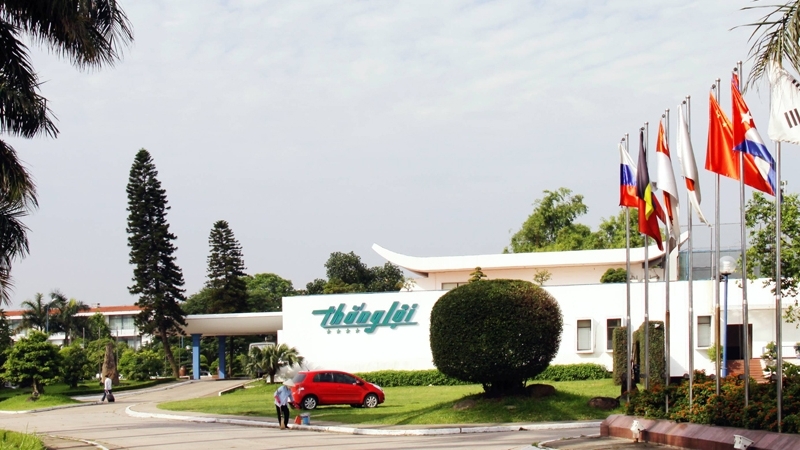 Sau đó, công ty của bà Nga tiếp tục mua lại 30% cổ phần khách sạn Thắng Lợi ở Hà Nội. Sau đó, công ty của bà Nga tiếp tục mua lại 30% cổ phần khách sạn Thắng Lợi ở Hà Nội.