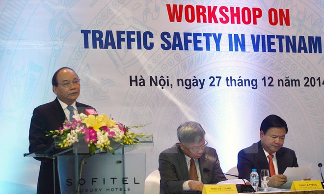 Ph&oacute; thủ tướng Nguyễn Xu&acirc;n Ph&uacute;c chỉ đạo đẩy mạnh ứng dụng KH&CN g&oacute;p phần l&agrave;m giảm tai nạn giao th&ocirc;ng