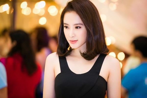 Mái tóc ngắn giúp Phương Trinh trở nên trẻ trung đúng lứa tuổi 20 và nhận được nhiều lời khen. 