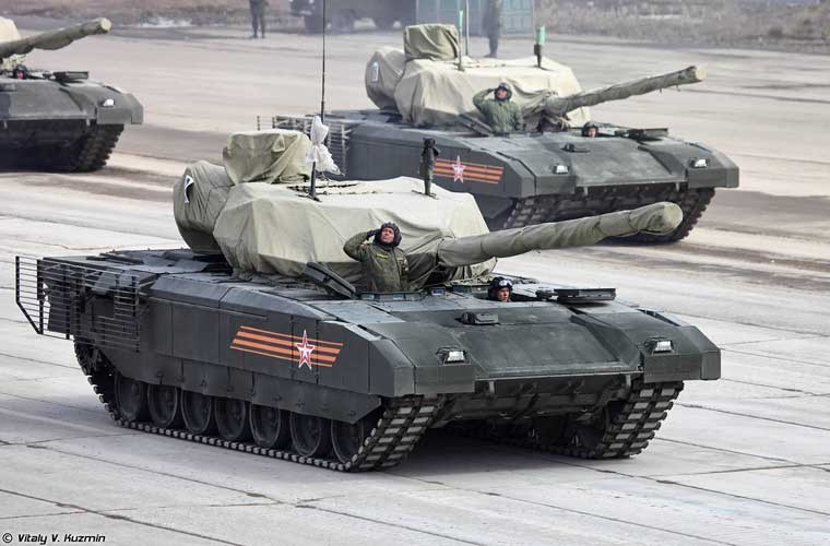 Đ&acirc;y l&agrave; những chiếc si&ecirc;u tăng T-14 Armata đầu ti&ecirc;n của Bộ Quốc ph&ograve;ng Nga