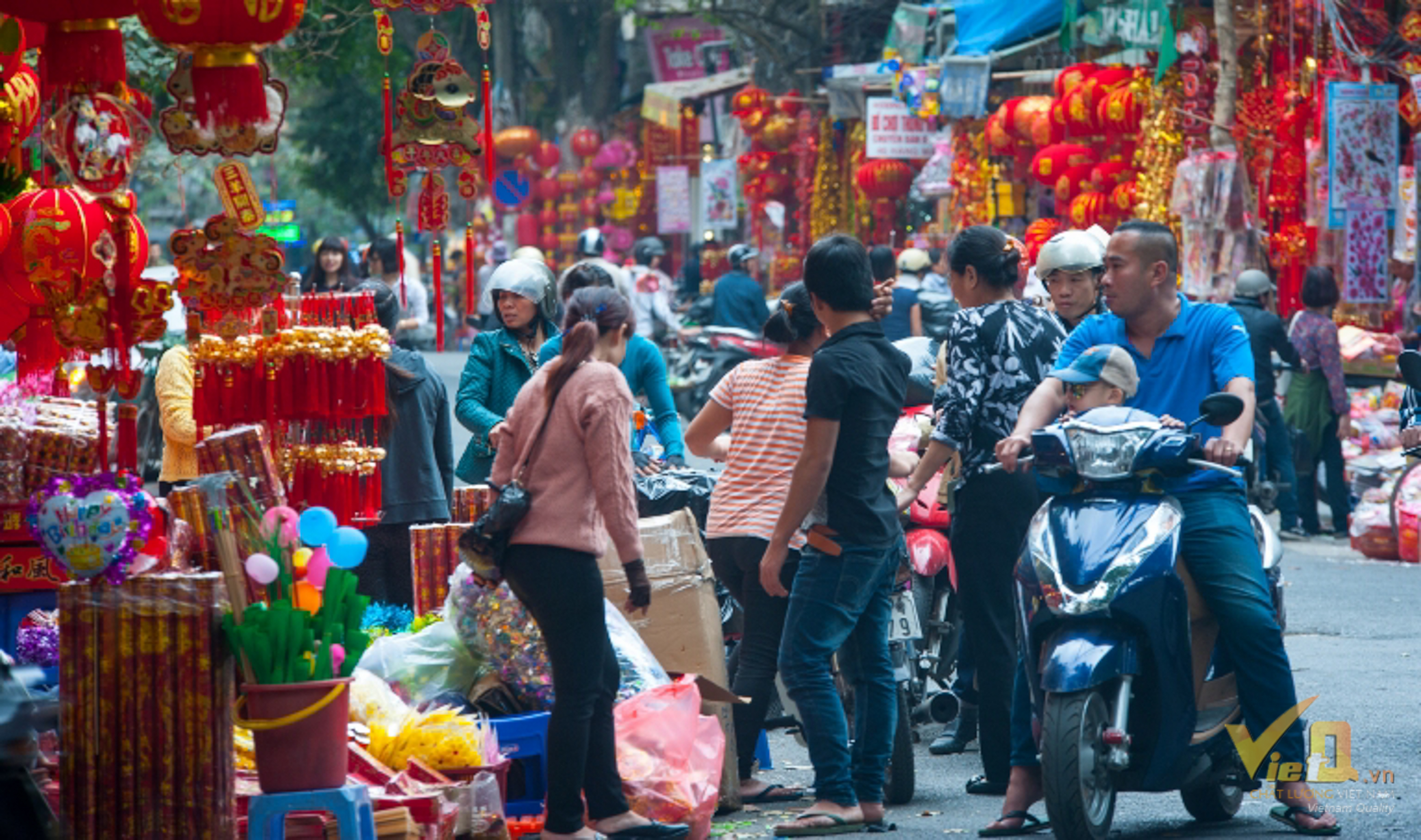  Mọi người có thể tìm thấy bất kỳ món đồ trang trí nào tại đây.