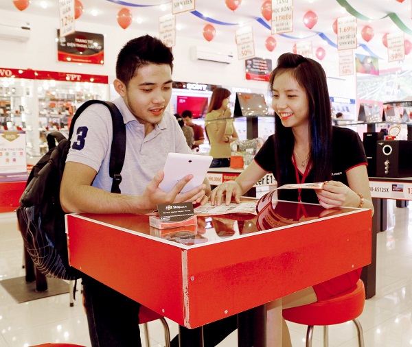 C&ugrave;ng với sản phẩm điện thoại b&aacute;n chạy, nhiều sản phẩm m&aacute;y t&iacute;nh bảng cũng được kh&aacute;ch h&agrave;ng ưa chuộng