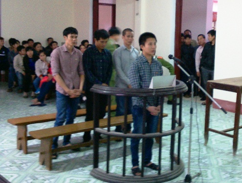 đ&aacute;nh chết bạn v&igrave; bị can