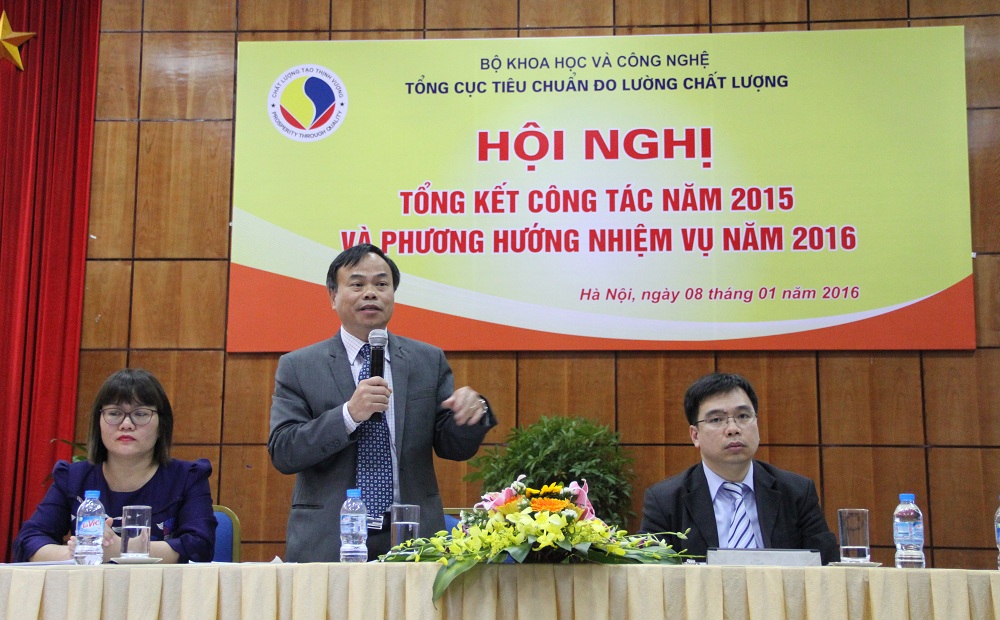 Tổng cục trưởng Trần Văn Vinh (giữa) chủ tr&igrave; Hội nghị