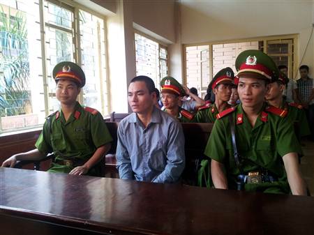 Hung thủ L&yacute; Nguyễn Chung tại phi&ecirc;n t&ograve;a ng&agrave;y 29/9/2014