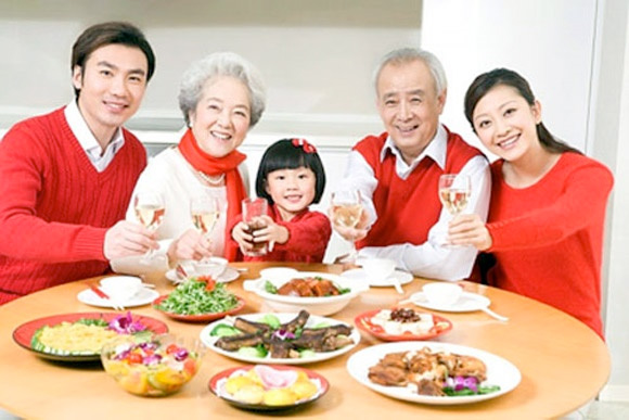 M&oacute;n ngon ng&agrave;y Tết tiềm ẩn nhiều nguy cơ khiến men gan tăng cao