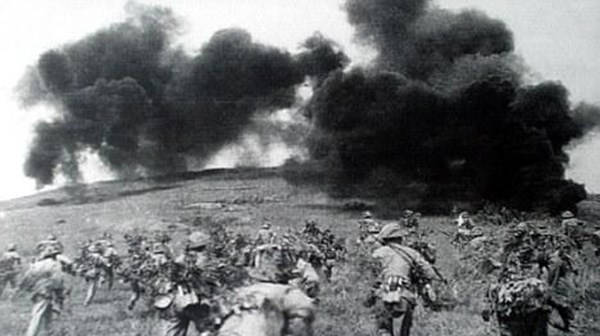 bộ đội tấn c&ocirc;ng Him Lam