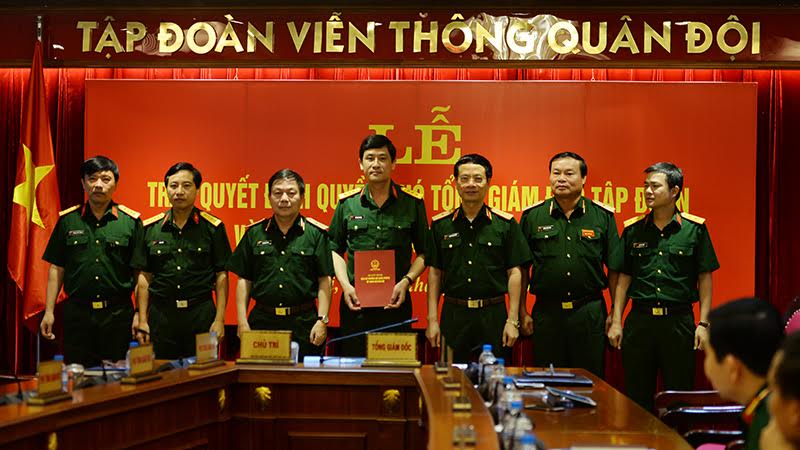 thượng t&aacute; Đỗ Minh Phương nhận quyết định ph&oacute; tổng gi&aacute;m đốc Viettel