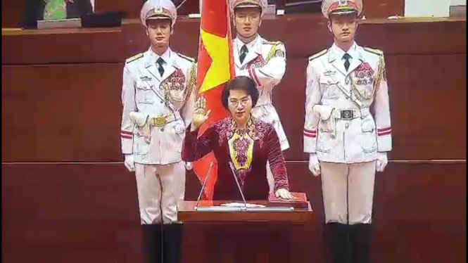 B&agrave; Nguyễn Thị Kim Ng&acirc;n tuy&ecirc;n thệ khi nhậm chức Chủ tịch Quốc hội v&agrave;o s&aacute;ng 31/3/2016