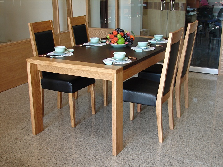 B&agrave;i tr&iacute; b&agrave;n ghế ph&ograve;ng ăn hợp phong thủy mang lại sự đầm ấm  - ảnh 2