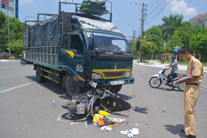 Hiện trường vụ tai nạn giao th&ocirc;ng