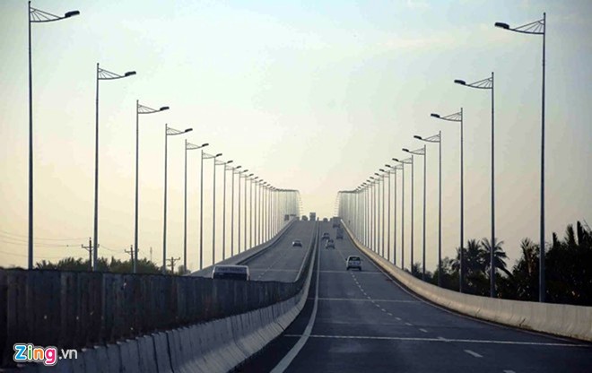 Nhiều người bị thương trong vụ tai nạn giao th&ocirc;ng tại cầu Long Th&agrave;nh tr&ecirc;n tuyến cao tốc, nối TP HCM với Đồng Nai