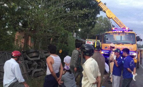Nguyên nhân ban đầu của vụ tai nạn giao thông được cho là do tài xế ngủ gật Nguyên nhân ban đầu của vụ tai nạn giao thông được cho là do tài xế ngủ gậtNguyên nhân ban đầu của vụ tai nạn giao thông được cho là do tài xế ngủ gật