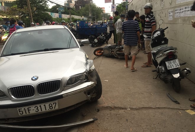 Hiện trường vụ tai nạn giao thông liên hoàn