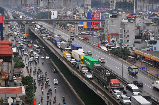 Vụ tai nạn giao th&ocirc;ng khiến tuyến đường v&agrave;nh đai 3 tr&ecirc;n cao bị &ugrave;n tắc nghi&ecirc;m trọng