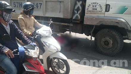 Hiện trường vụ tai nạn thương t&acirc;m khiến nữ sinh lớp 10 tử vong tại chỗ