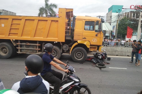 Hiện trường vụ tai nạn giao th&ocirc;ng thương t&acirc;m