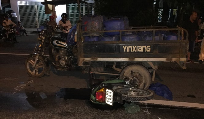 Hiện c&ocirc;ng an đang truy t&igrave;m chiếc xe tải g&acirc;y tai nạn giao th&ocirc;ng chết người tr&ecirc;n Quốc lộ 60