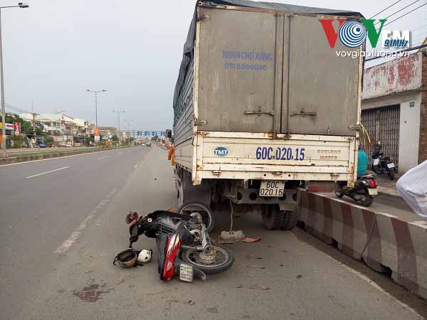Hiện trường vụ tai nạn giao th&ocirc;ng khiến 3 thanh ni&ecirc;n thương vong