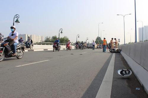 Hiện trường vụ việc l&aacute;i xe m&aacute;y g&acirc;y tai nạn giao th&ocirc;ng rồi bỏ trốn