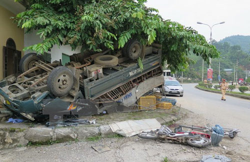 Hiện trường vụ tai nạn giao th&ocirc;ng nghi&ecirc;m trọng khiến 3 nữ sinh cấp 3 thương vong ở Bắc Kạn