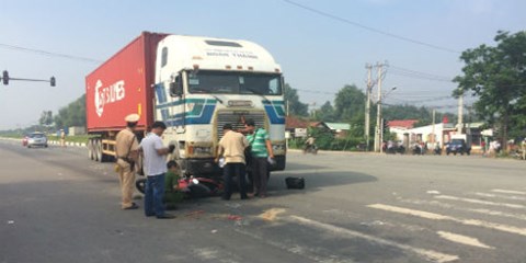 Hiện trường vụ tai nạn giao th&ocirc;ng thảm khốc