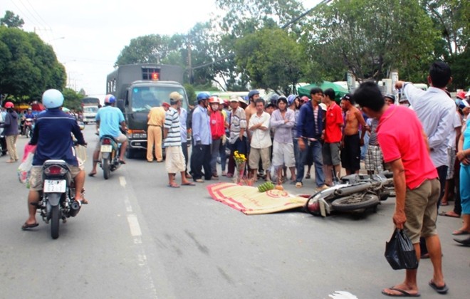 Hiện trường vụ tai nạn giao th&ocirc;ng