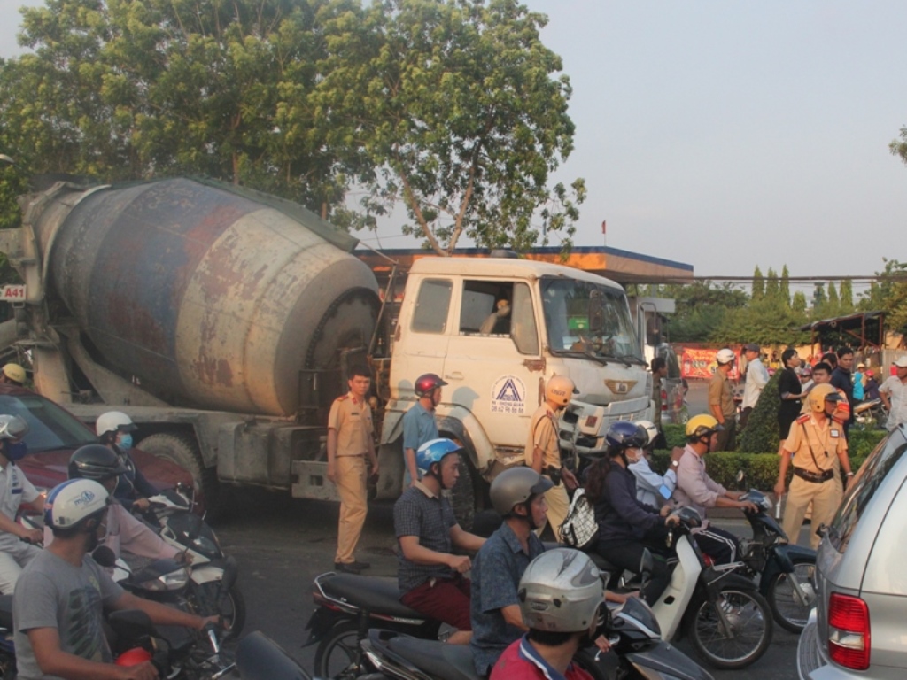 Nguy&ecirc;n nh&acirc;n vụ tai nạn giao th&ocirc;ng đang được điều tra