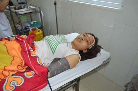 Chị Nguyễn Thị Kim C&uacute;c l&agrave; nạn nh&acirc;n duy nhất sống s&oacute;t sau vụ tai nạn giao th&ocirc;ng thảm khốc ở Đắk Lắk
