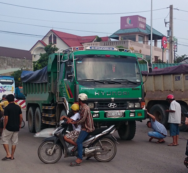 Hiện trường vụ tai nạn giao th&ocirc;ng chết người ở Đồng Nai