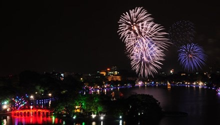 H&agrave; Nội sẽ bắn ph&aacute;o hoa ở 30 điểm dịp Tết Nguy&ecirc;n đ&aacute;n Ất M&ugrave;i 2015