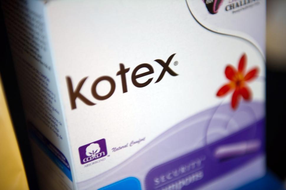 auren Wasser tuy&ecirc;n bố sử dụng băng vệ sinh Kotex Natural Balance