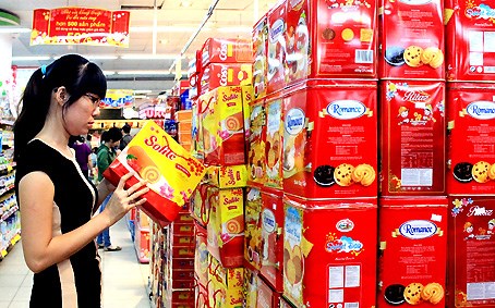 B&aacute;nh kẹo Tết 2016: H&agrave;ng nội chiếm lĩnh thị trường
