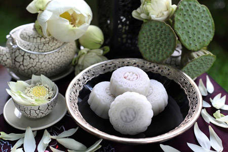 B&aacute;nh trung thu gi&aacute; khủng của c&aacute;c kh&aacute;ch sạn