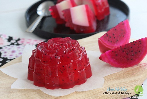 B&aacute;nh trung thu rau c&acirc;u thanh long đỏ