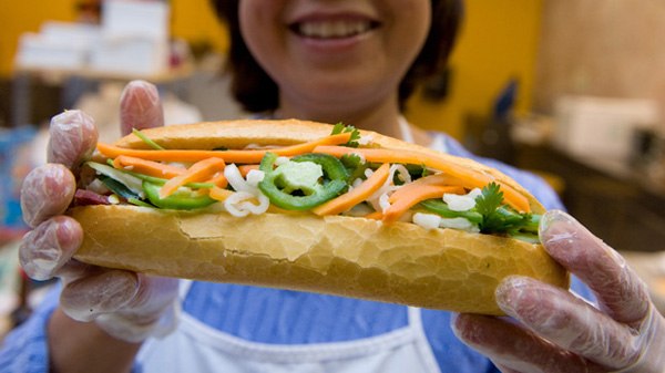 B&aacute;nh mỳ Việt c&ograve;n rạng danh ở nước ngo&agrave;i Los Angeles