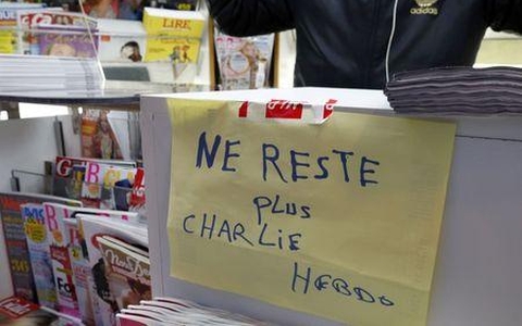 5 triệu ấn bản của Charlie Hebdo kh&ocirc;ng đ&aacute;p ứng đủ nhu cầu của người đọc